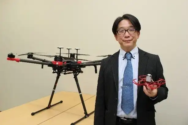 大阪工業大学が消防防災活動向けドローンを開発、電波探知センサーで行方不明者捜索の効率化を実現