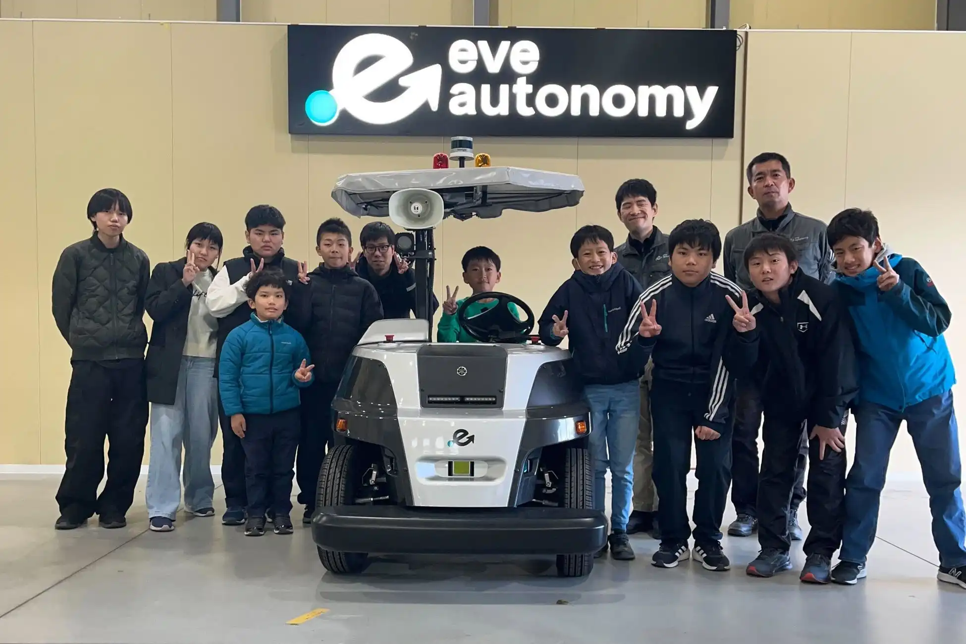 eve autonomyが浜松市立蜆塚中学校の科学部生徒向けに自動運転技術見学会を実施、次世代エンジニア育成に貢献