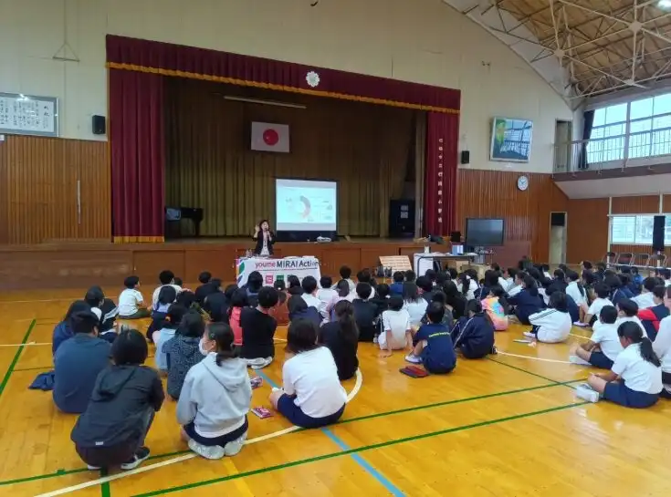 イズミとエフピコが行橋南小学校で環境教育の出前授業を実施、食品ロス削減とリサイクルの重要性を啓発